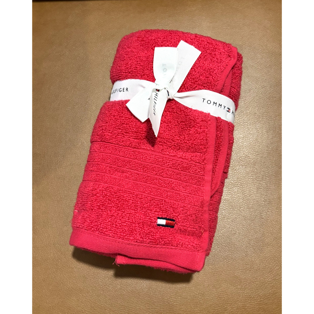 NWT Tommy Hilfiger 2 Piece Hand Towels Absorbent Cotton Pink Twist 16in X 30in